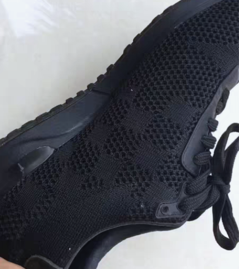 包邮男士运动鞋 无瑕疵。无破损。本人的鞋子...