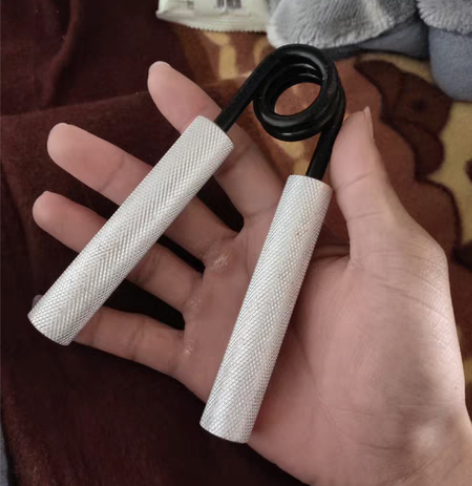 包邮纯铁握力器，用过几次 感兴趣的话点“我...