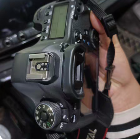 佳能6d机身自己用的，现在换索尼了  单出...