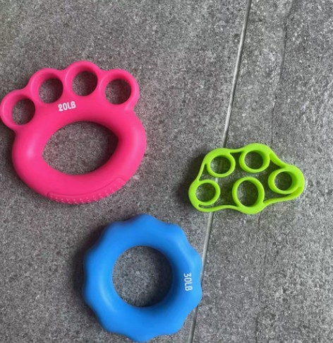 打包三样30元，张力5元，握力器10元，四...