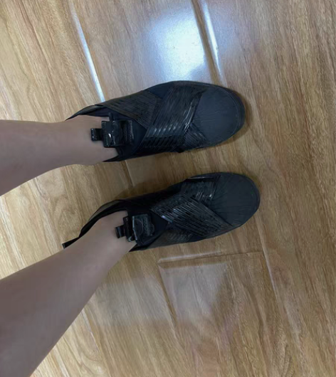 包邮阿迪贝壳鞋 无鞋盒 50包邮 感兴趣的...