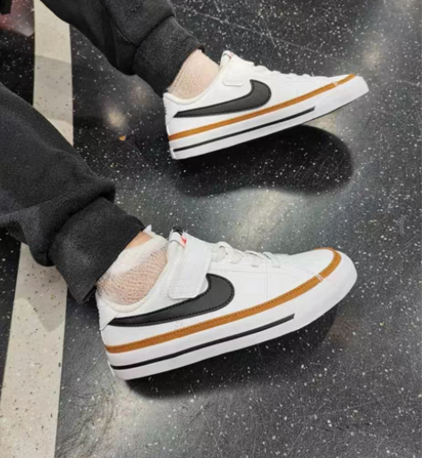 包邮耐克儿童粘扣板鞋 da5381-102...