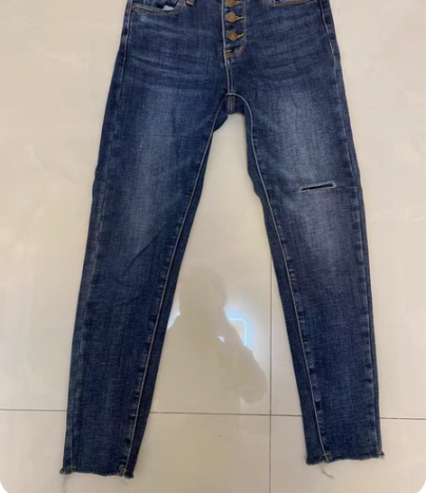 正常腰牛仔裤 这个面料超级软  穿上贼舒服...