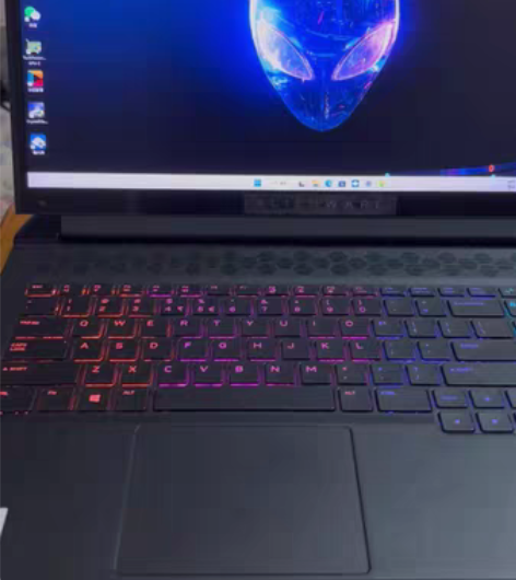 99新17寸大屏国行外星人m17R4 i7...