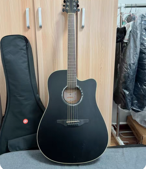 米维丝c 黑色41寸缺角 吉他 感兴趣的话...