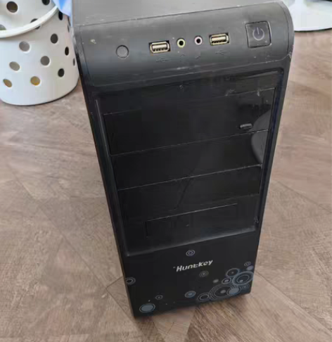 极限矩阵V9机箱，带一个500w电源 线材...