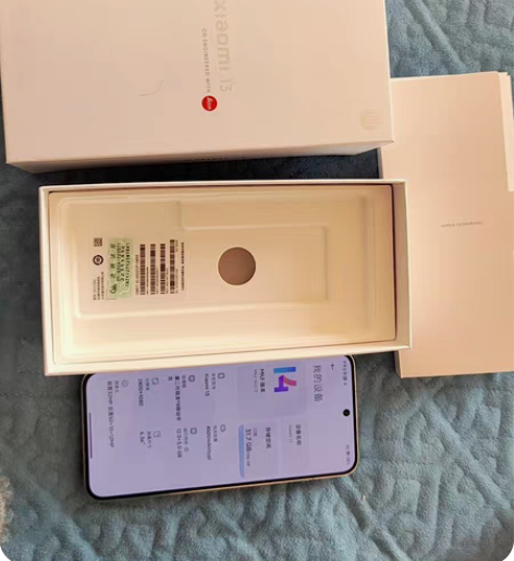 小米13，12+256没有磕碰划痕 感兴趣...