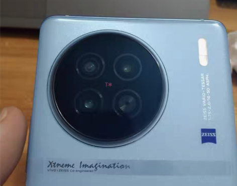 vivoX90 配件齐全，12月购买，戴膜...