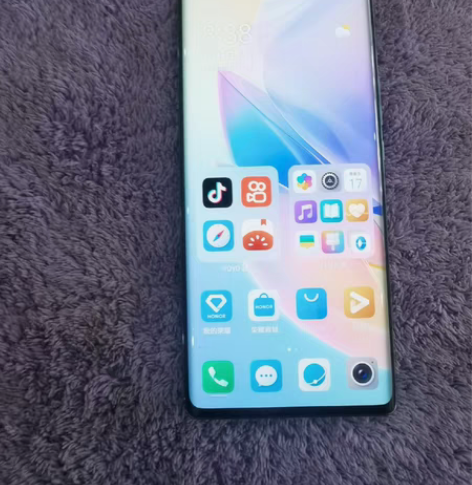 荣耀60SE 8+256 官方在保 感兴趣...