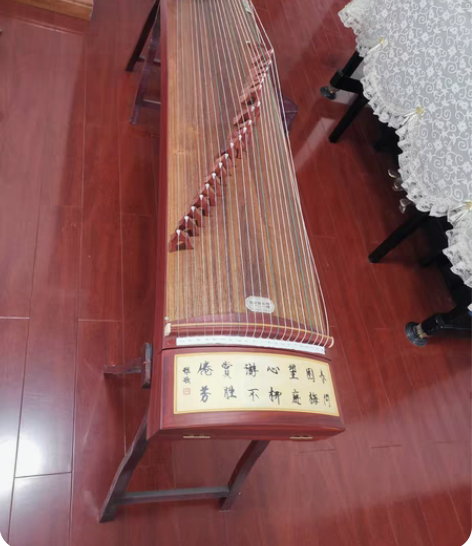 帮亲戚家卖一台古筝，当初3600入的，现在...