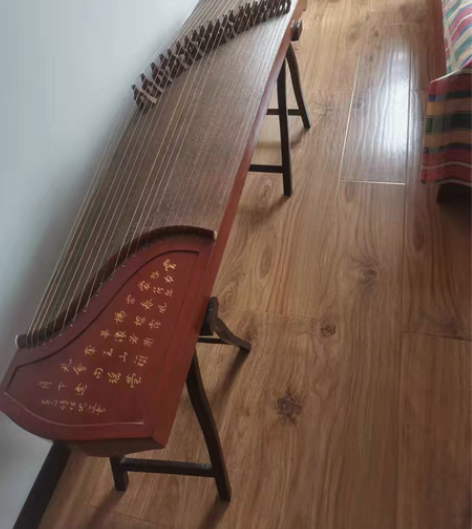 自用古筝,买五年只弹了两年,无瑕疵,低价转...