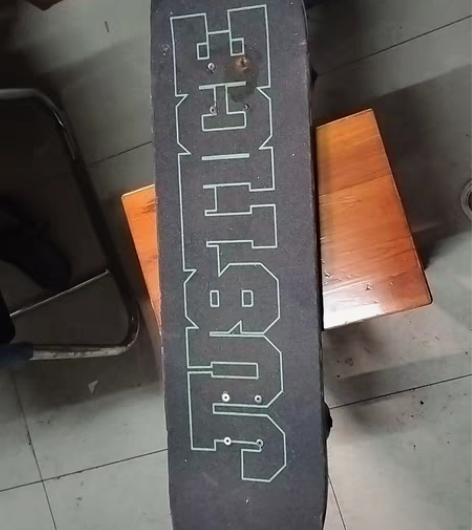 这玩意我给忘了，但是是专业板 感兴趣的话点...