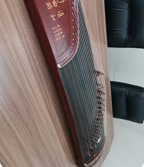 古筝一把,需要的可以联系 感兴趣的话点“我...