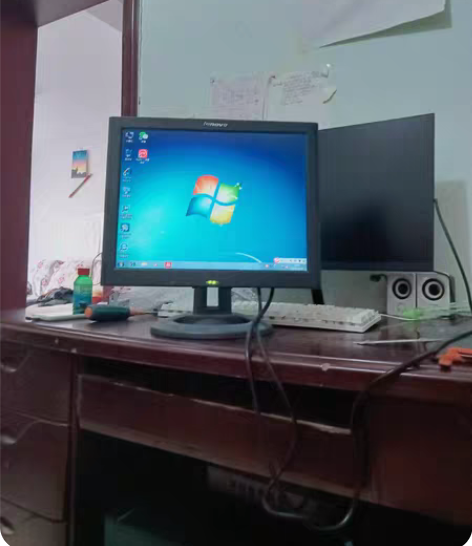 联想牌显示器，15寸，自带vga数据线，小...