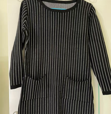 风衣大衣内搭修身裙，双面针织，很厚实有弹性...