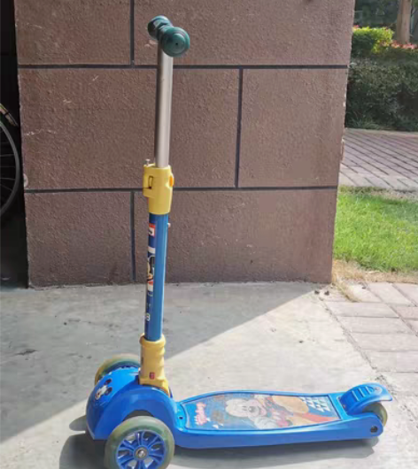 闲置迪斯尼滑板车便宜出。 感兴趣的话点“我...