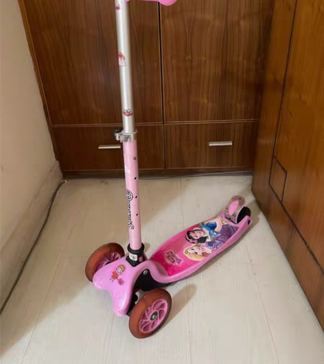 正品迪士尼专卖购买儿童滑板车，给孩子买滑板...