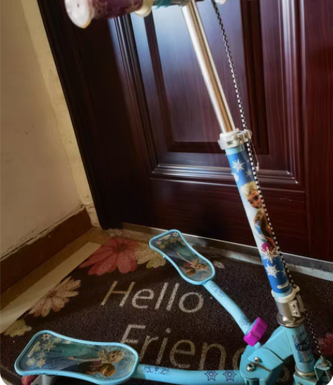 迪士尼正版儿童滑板车剪刀车 正品冰雪奇缘，...