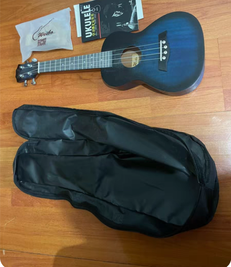 出闲置尤克里里，威伯入门级。 感兴趣的话点...