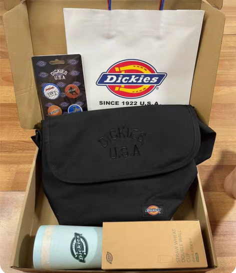 包邮dickies斜挎包男女情侣邮差包休闲...
