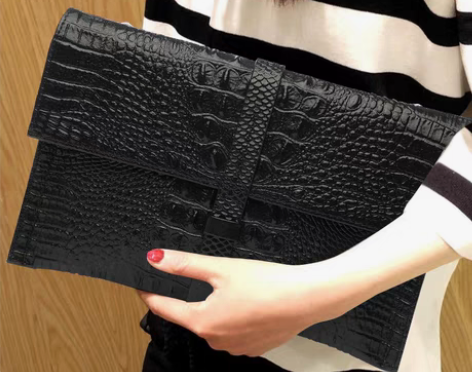 转卖特价时尚真皮手拿包女大容量鳄鱼纹信封包...