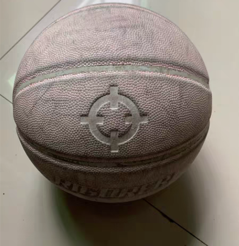 三个篮球 准者45 斯伯丁40 李宁30 都是好的 只是很久...