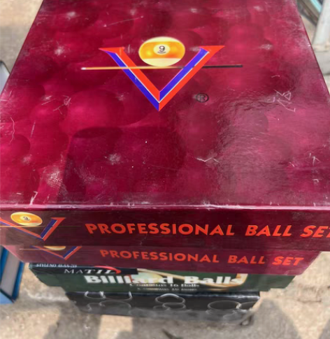 家用闲置台球 几乎全新  台球自重重，不包...