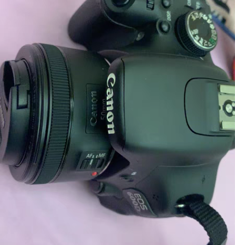 个人自用佳能600d单反相机和刚买的50定...