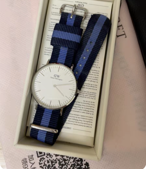 包邮dw手表,香港购入,需更换电池。不议价...