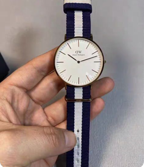 Daniel wellington丹尼尔惠...