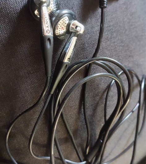 包邮索尼MDR一E888耳机,用的是空心油...