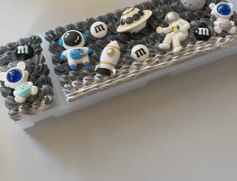 包邮奶油胶笔盒 ｜宇宙太空人系列 接定制噢...