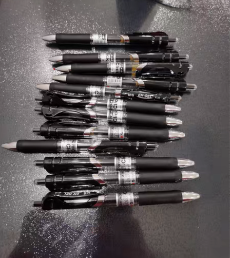 包邮超级好用晨光按压笔，1盒12支，20元...