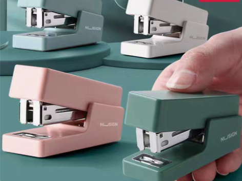 包邮(得力订书机6.9包邮)便捷小款订书机...