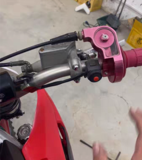 极盗者杠六 波速尔 19年 nc300 前...