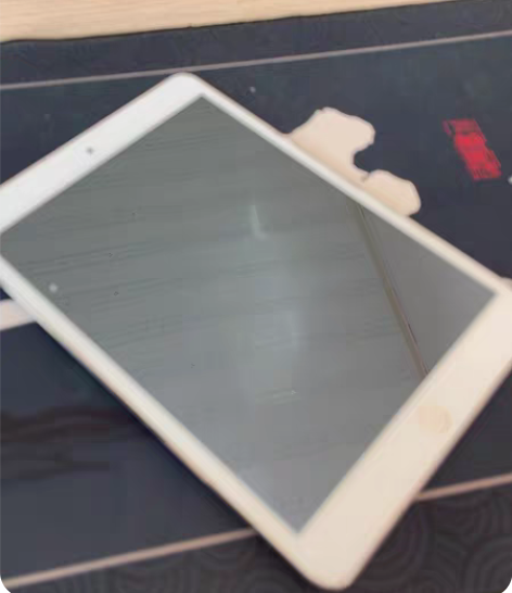 iPad mini。老款，16g内存，屏幕...