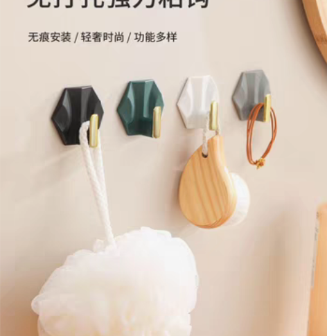 有各种款式类别，衣服为M和L码 均码 衣服...