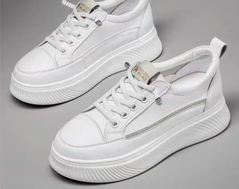 转卖【狂欢价】小白鞋子女2022年新款真皮...