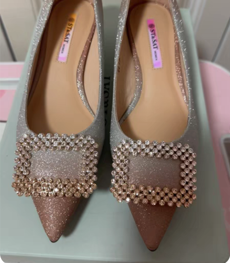 全新星期六水专钻浅口尖头女细跟单鞋 感兴趣...