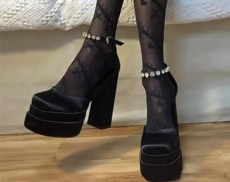 转卖2022年超高跟水钻凉鞋厚底绸缎玛丽珍...