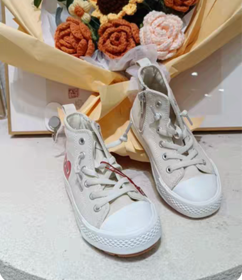 进口帆布童款休闲鞋 偏小码 米白色 26/...