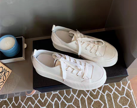 转卖全牛皮~厚底饼干鞋女春秋松糕内增高低帮...