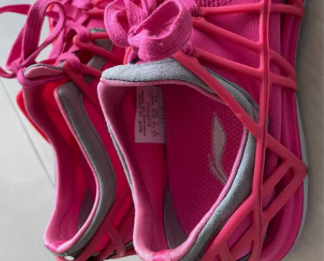 包邮李宁夏款，专柜正品这双鞋适合脚瘦的小姐...