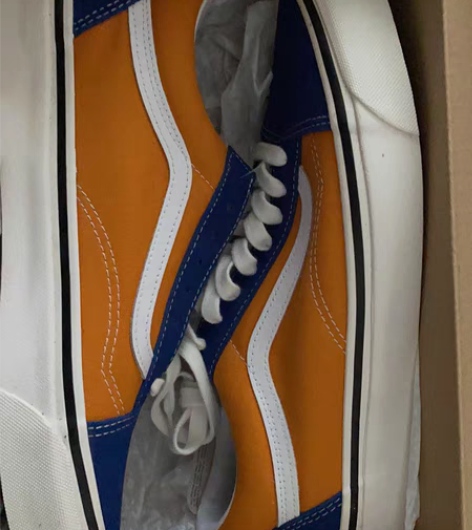 包邮全新的vans鞋。43码 感兴趣的话点...