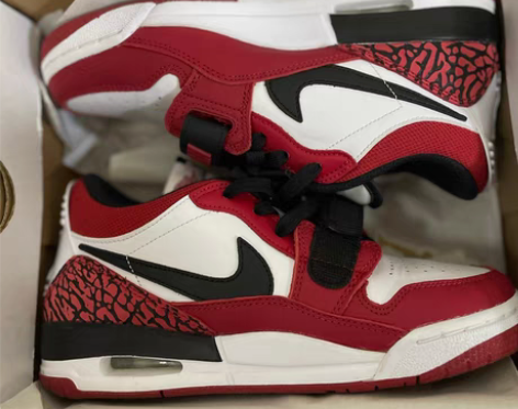 包邮耐克乔丹女鞋 原装鞋盒保留 鞋底有灰九...