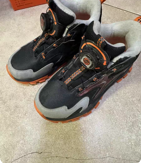 特步儿童运动鞋，33码，内长20.5左右 ...