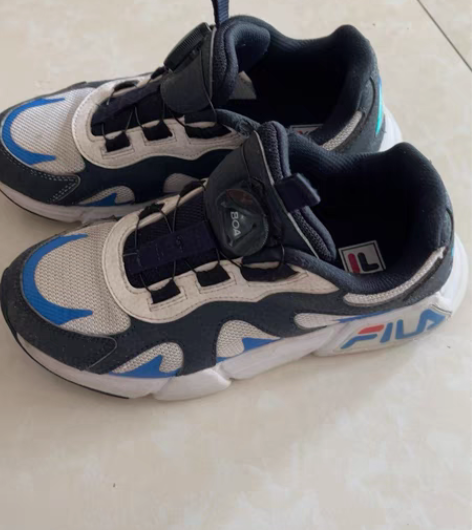 包邮斐乐男童鞋子， 感兴趣的话点“我想要”...