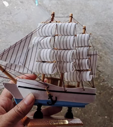 包邮订制款模型帆船 全新带包装盒子可以送人...