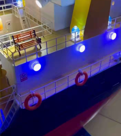 工作船模。 1/50比例，不锈钢材质，全长...