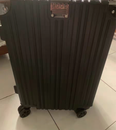 出行李箱 48*33*25cm（从外面量的...